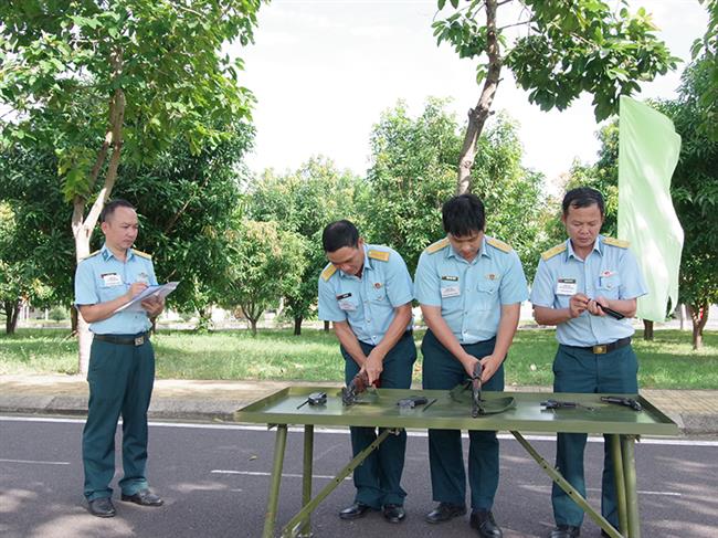 khoi-co-quan-su-doan-377-kiem-tra-ket-thuc-huan-luyen-chien-dau-nam-2025