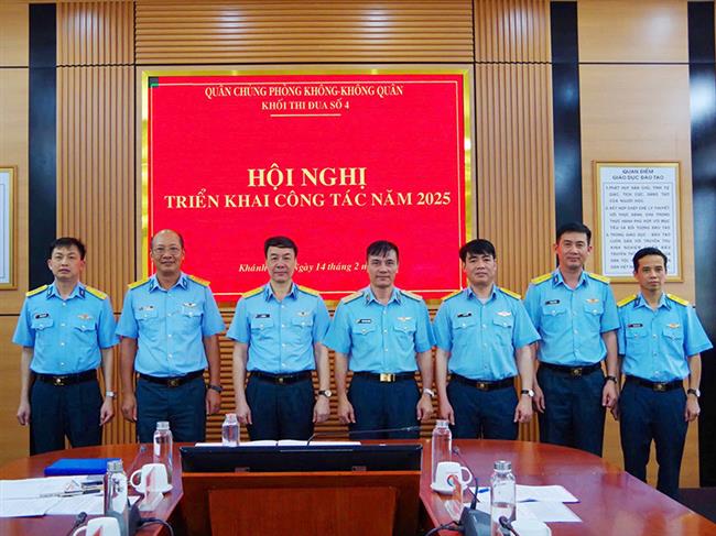 khoi-thi-dua-cac-hoc-vien-nha-truong-cua-quan-chung-pk-kq-trien-khai-cong-tac-nam-2025