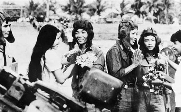 khong-the-xuyen-tac-gia-tri-cao-ca-chien-thang-chien-tranh-bao-ve-bien-gioi-tay-nam-cua-to-quoc-va-cung-quan-dan-campuchia-chien-thang-che-do-diet-chung