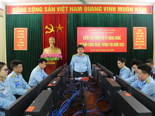 kiem-tra-trinh-do-ky-nang-nghe-nganh-cong-nghe-thong-tin-trong-quan-chung-phong-khong-khong-quan-nam-2025