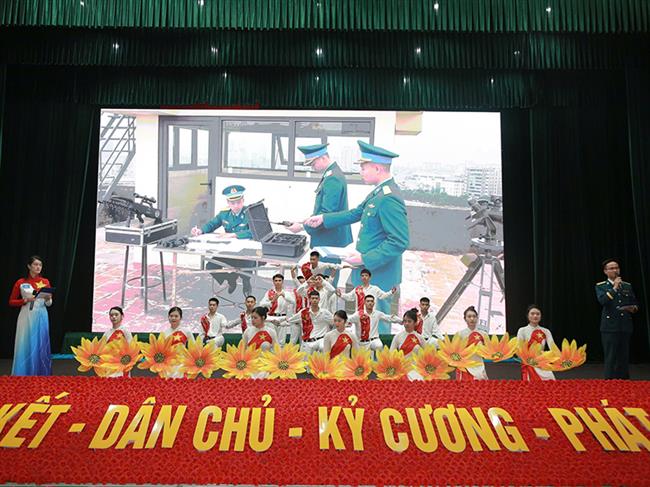 lan-toa-ban-linh-khat-vong-va-niem-tin-cua-tuoi-tre
