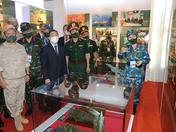 lan-toa-hinh-anh-“bo-doi-cu-ho”-va-van-hoa-viet-nam-den-voi-ban-be-quoc-te