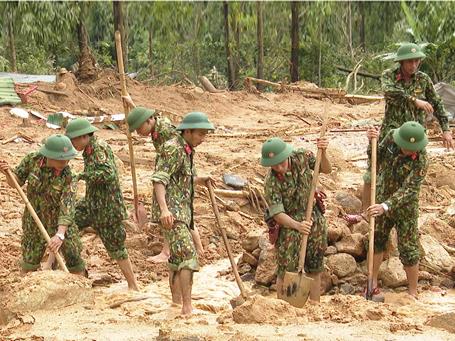 lap-cau-hang-khong-tap-trung-phuong-tien-luc-luong-khan-truong-tung-gio-tung-phut-tim-dong-doi-va-cac-nan-nhan
