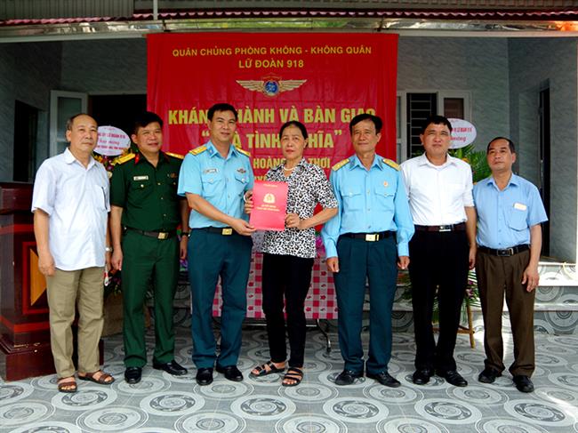 lu-doan-918-to-chuc-khanh-thanh-va-ban-giao-“nha-tinh-nghia”