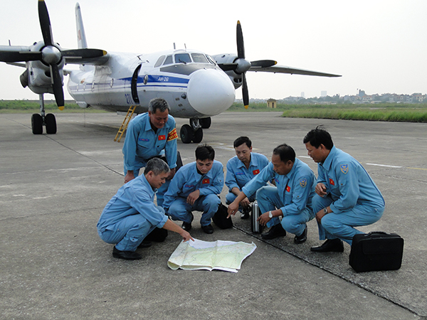 lu-doan-918-va-trung-doan-920-to-chuc-ban-bay-dau-xuan