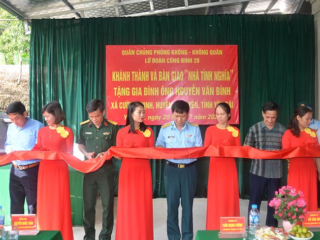lu-doan-cong-binh-28-khanh-thanh-va-ban-giao-“nha-tinh-nghia”-tang-gia-dinh-ong-nguyen-van-binh