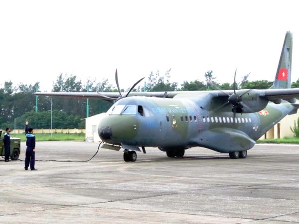 lu-doan-khong-quan-918-to-chuc-bay-van-chuyen-hang-hoa-ho-tro-nhan-dan-tp-ho-chi-minh