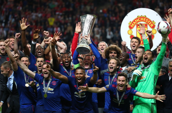 m-u-va-mourinho-vi-doi-khong-la-tho
