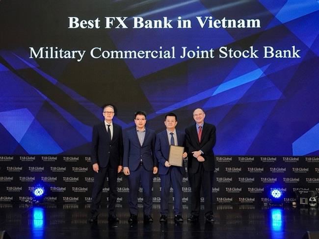 mb-hai-nam-lien-tiep-nhan-danh-hieu-“ngan-hang-ngoai-hoi-tot-nhat-viet-nam”-tu-the-asian-banker