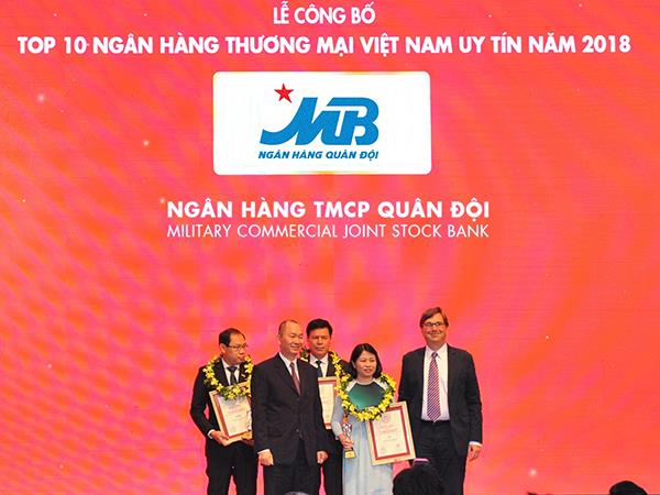 mb-thang-hang-trong-top-10-ngan-hang-thuong-mai-viet-nam-uy-tin-nam-2018