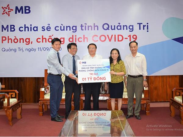 mb-ung-ho-quang-tri-1-ty-dong-chong-dich-covid-19