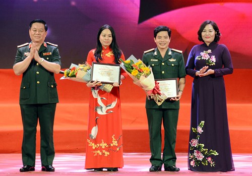 moi-nguoi-tot-viec-tot-la-mot-bong-hoa-dep-lam-theo-guong-bac