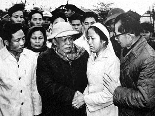 mot-doi-phung-su-to-quoc-phuc-vu-nhan-dan