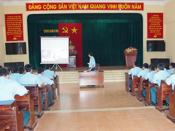 nang-cao-chat-luong-giao-duc-chinh-tri-o-don-vi