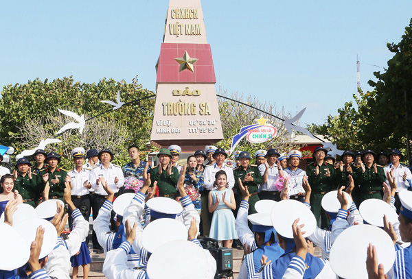nang-cao-chat-luong-hieu-qua-cong-tac-tu-tuong-van-hoa-trong-quan-doi-dap-ung-yeu-cau-nhiem-vu-trong-tinh-hinh-moi