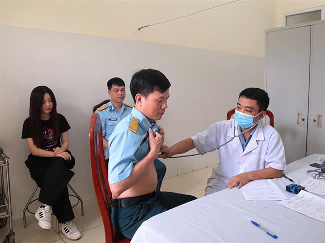 nang-cao-chat-luong-kham-suc-khoe-can-bo-chien-si-co-quan-quan-chung-phong-khong-khong-quan