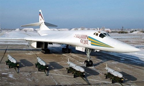 nga-chuan-bi-che-tao-may-bay-nem-bom-chien-luoc-tu-160m2