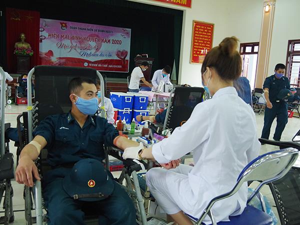 nghia-cu-cao-dep-giua-mua-dich-covid-19