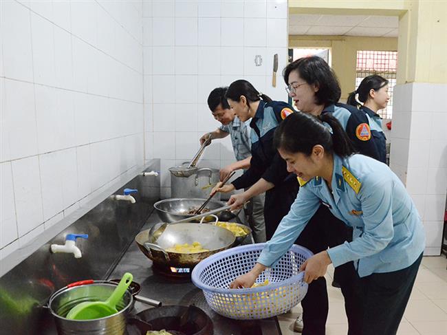 nghia-tinh-cua-nhung-nguoi-linh-tho