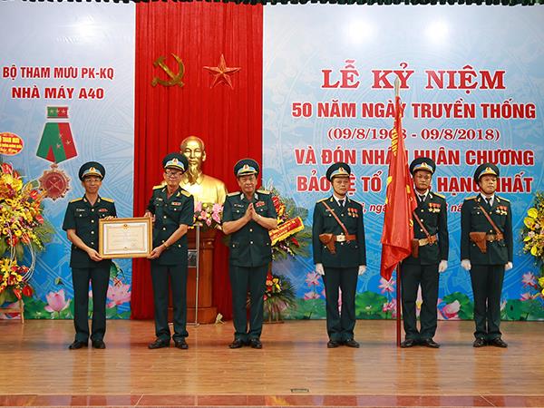 nha-may-a40-ky-niem-50-nam-ngay-truyen-thong-va-don-nhan-huan-chuong-bao-ve-to-quoc-hang-nhat