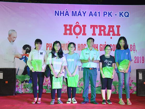 hoi-trai-he-danh-cho-con-cua-can-bo-nhan-vien-nha-may-a41