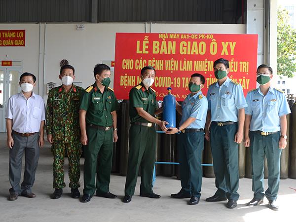 nha-may-a41-trao-tang-oxy-ho-tro-cac-tinh-mien-tay-nam-bo-phong-chong-dich-covid-19
