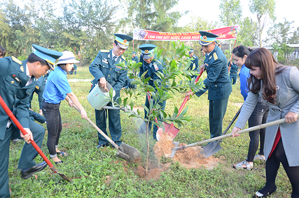 nhieu-hoat-dong-vui-xuan-don-tet-va-huong-ung-tet-trong-cay-tai-cac-don-vi-thuoc-su-doan-375