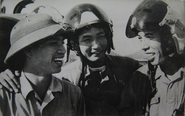 nho-anh-hung-liet-si-dinh-ton