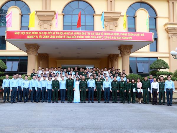 no-luc-thay-doi-de-phuc-vu-tot-hon