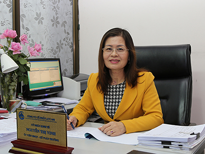 nu-can-bo-nang-dong-tan-tam-voi-nghe-tan-tuy-voi-cong-viec
