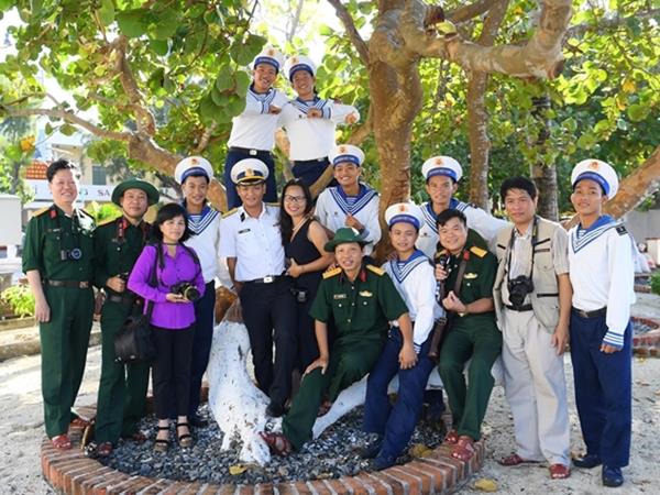 phat-huy-vai-tro-nha-bao-chien-si-trong-su-nghiep-xay-dung-va-bao-ve-to-quoc-viet-nam-xa-hoi-chu-nghia