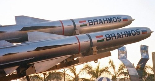 phien-ban-nang-cap-cua-ten-lua-brahmos-co-tam-ban-hon-400km