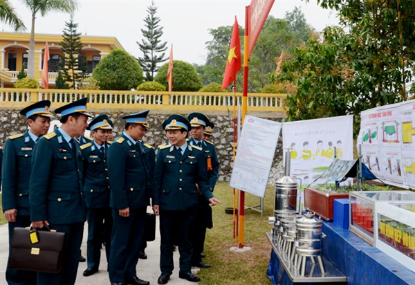 trung-doan-927-su-doan-371-va-trung-doan-228-su-doan-365-to-chuc-le-ra-quan-huan-luyen-nam-2017