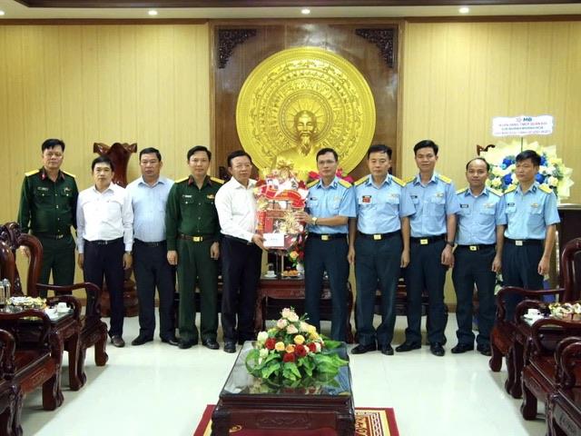 pho-chu-tich-ubnd-tinh-khanh-hoa-tham-chuc-mung-su-doan-377