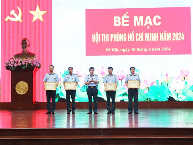 quan-chung-phong-khong-khong-quan-be-mac-hoi-thi-phong-ho-chi-minh-nam-2024