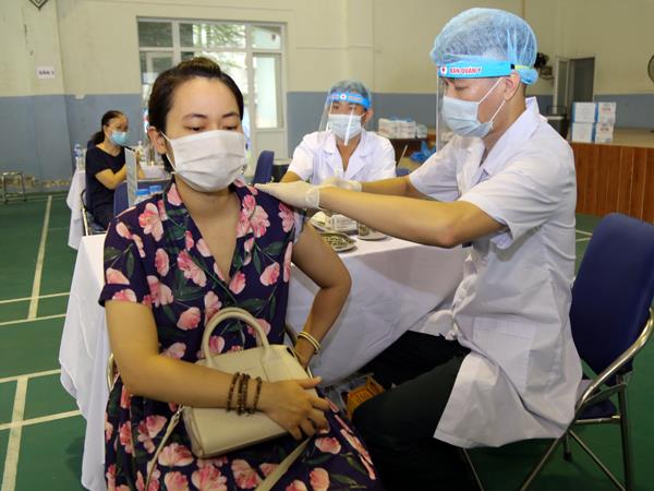 quan-chung-phong-khong-khong-quan-ho-tro-quan-thanh-xuan-tp-ha-noi-tiem-vac-xin-phong-ngua-covid-19