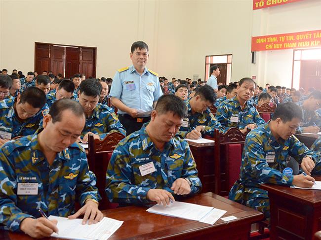 khai-mac-dien-tap-chi-huy-tham-muu-kip-chien-dau-so-chi-huy-trung-doan-khong-quan-tiem-kich-khong-quan-tiem-kich-bom-nam-2023
