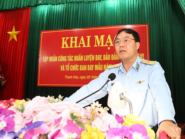 quan-chung-phong-khong-khong-quan-khai-mac-tap-huan-cong-tac-huan-luyen-bay-bao-dam-an-toan-bay-va-to-chuc-ban-bay-mau-nam-2026