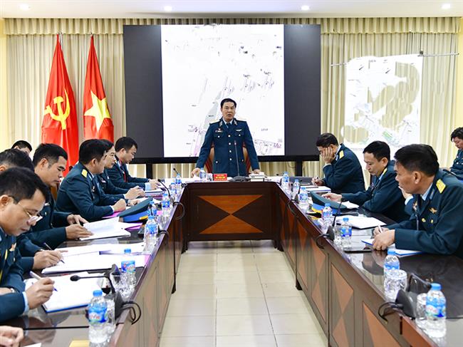 quan-chung-phong-khong-khong-quan-kiem-tra-cong-tac-chuan-bi-tham-gia-trien-lam-quoc-phong-quoc-te-viet-nam-nam-2024-tai-lu-doan-918
