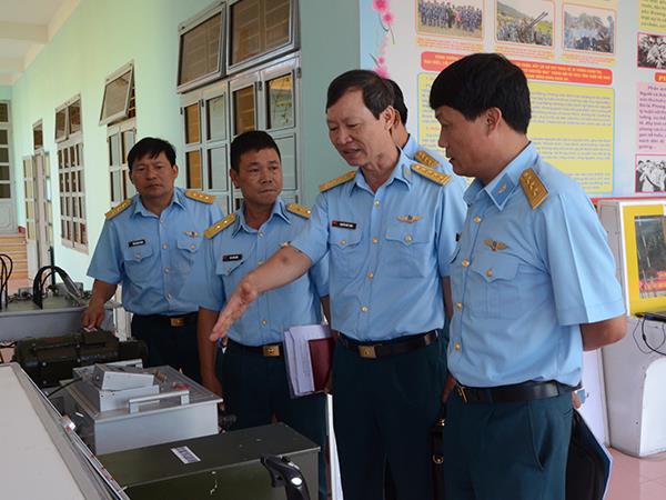 quan-chung-phong-khong-khong-quan-kiem-tra-cong-tac-huan-luyen-tai-trung-doan-224