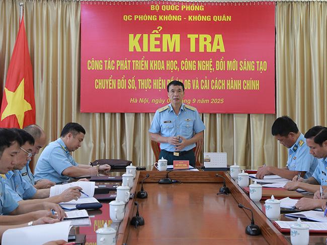 quan-chung-phong-khong-khong-quan-kiem-tra-cong-tac-phat-trien-khoa-hoc-cong-nghe-doi-moi-sang-tao-chuyen-doi-so-thuc-hien-de-an-06-va-cai-cach-hanh-chinh-tai-cac-don-vi