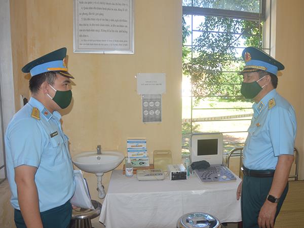quan-chung-phong-khong-khong-quan-kiem-tra-cong-tac-phong-chong-dich-covid-19-tai-su-doan-371
