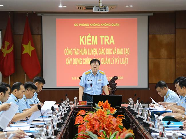 quan-chung-phong-khong-khong-quan-kiem-tra-hoc-vien-phong-khong-khong-quan