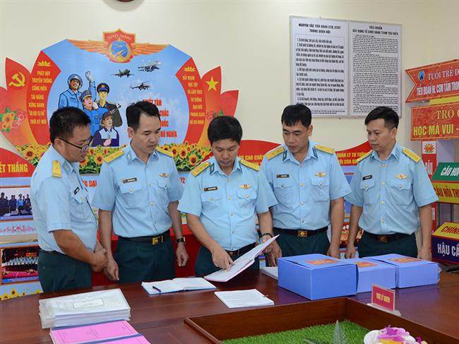 quan-chung-phong-khong-khong-quan-kiem-tra-ket-qua-xay-dung-don-vi-vung-manh-toan-dien-“mau-muc-tieu-bieu”-nam-2024-tai-cac-don-vi-khu-vuc-mien-trung