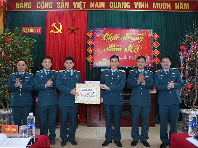 quan-chung-phong-khong-khong-quan-kiem-tra-san-sang-chien-dau-cac-don-vi-su-doan-361