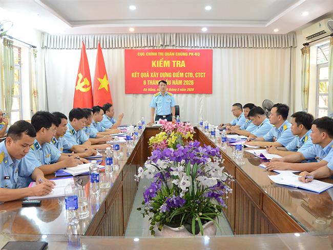 quan-chung-phong-khong-khong-quan-kiem-tra-trung-doan-282-xay-dung-“diem”-cong-tac-dang-cong-tac-chinh-tri