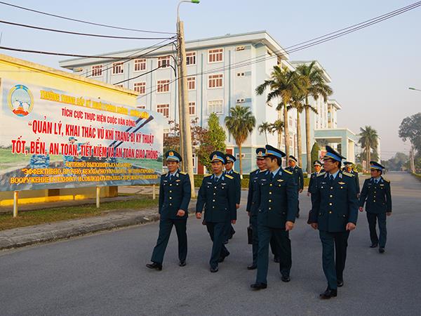 quan-chung-phong-khong-khong-quan-kiem-tra-truong-trung-cap-ky-thuat-pk-kq