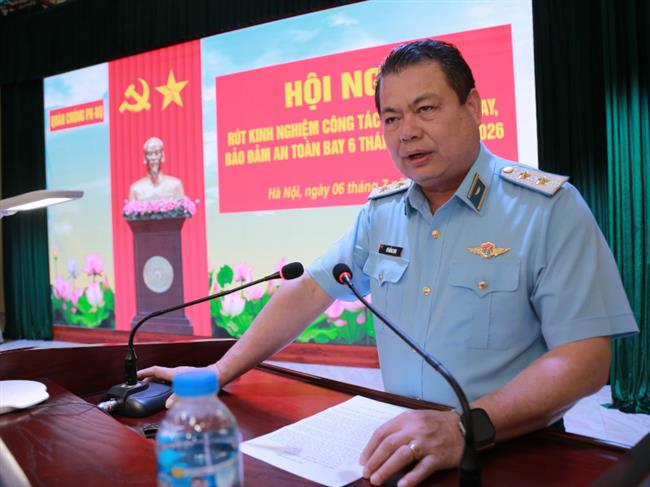 quan-chung-phong-khong-khong-quan-rut-kinh-nghiem-cong-tac-huan-luyen-bay-bao-dam-an-toan-bay-6-thang-dau-nam-2026