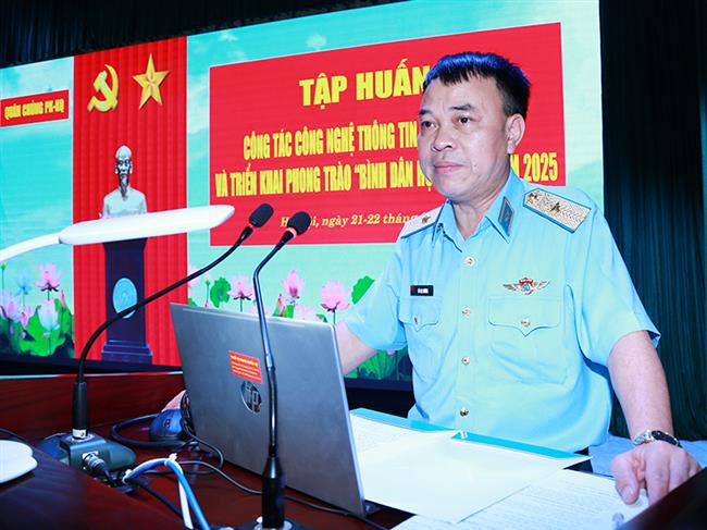 quan-chung-phong-khong-khong-quan-tap-huan-cong-tac-cong-nghe-thong-tin-chuyen-doi-so-va-trien-khai-phong-trao-“binh-dan-hoc-vu-so”-nam-2025