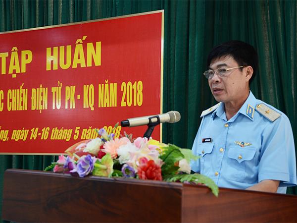 quan-chung-phong-khong-khong-quan-tap-huan-nganh-tac-chien-dien-tu-nam-2018